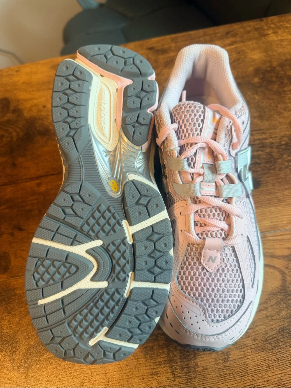 New Balance Kids Pink Mesh Athletic Sneakers 4.5Y/6W